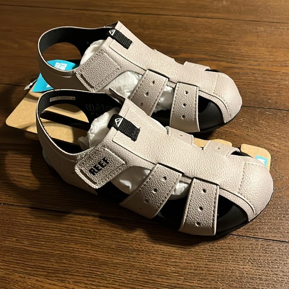 NWT Reef 3Y sandals - Picture 1 of 5